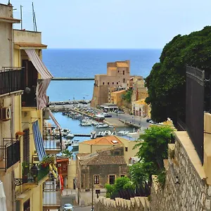 Nencioli 3*, Castellammare del Golfo Italien