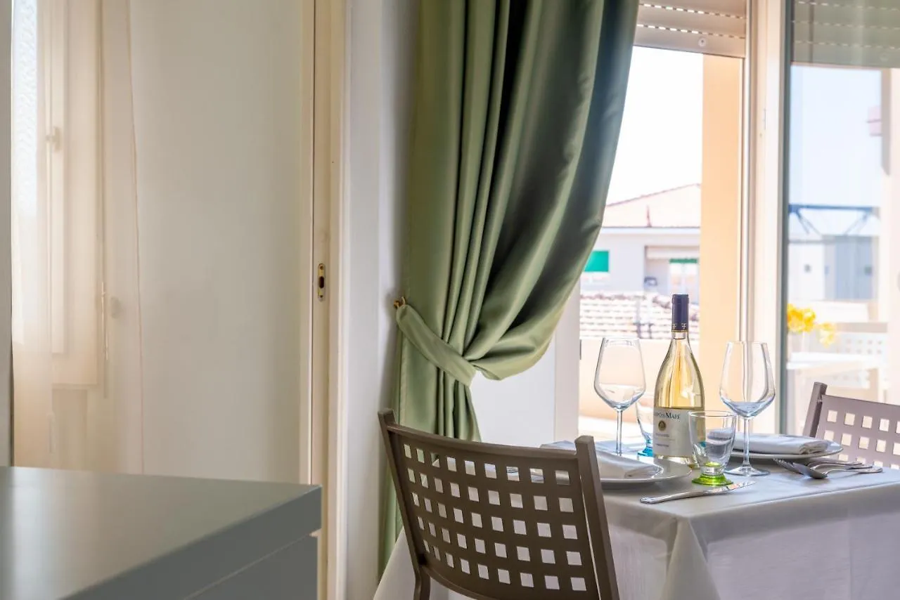 Hotel apartamentowy Residence Marina Di Cecina Włochy