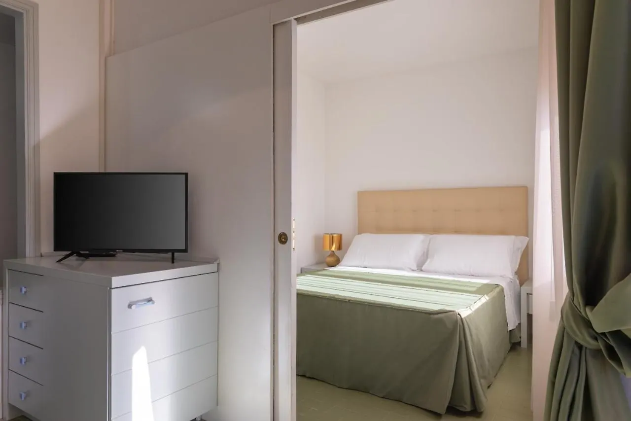Residence Marina Di Cecina Hotel apartamentowy